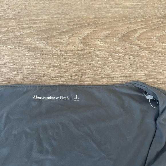 NWOT Abercrombie Soft Matte Seamless Long Sleeve Square Neck Top Grey - Picture 4 of 4